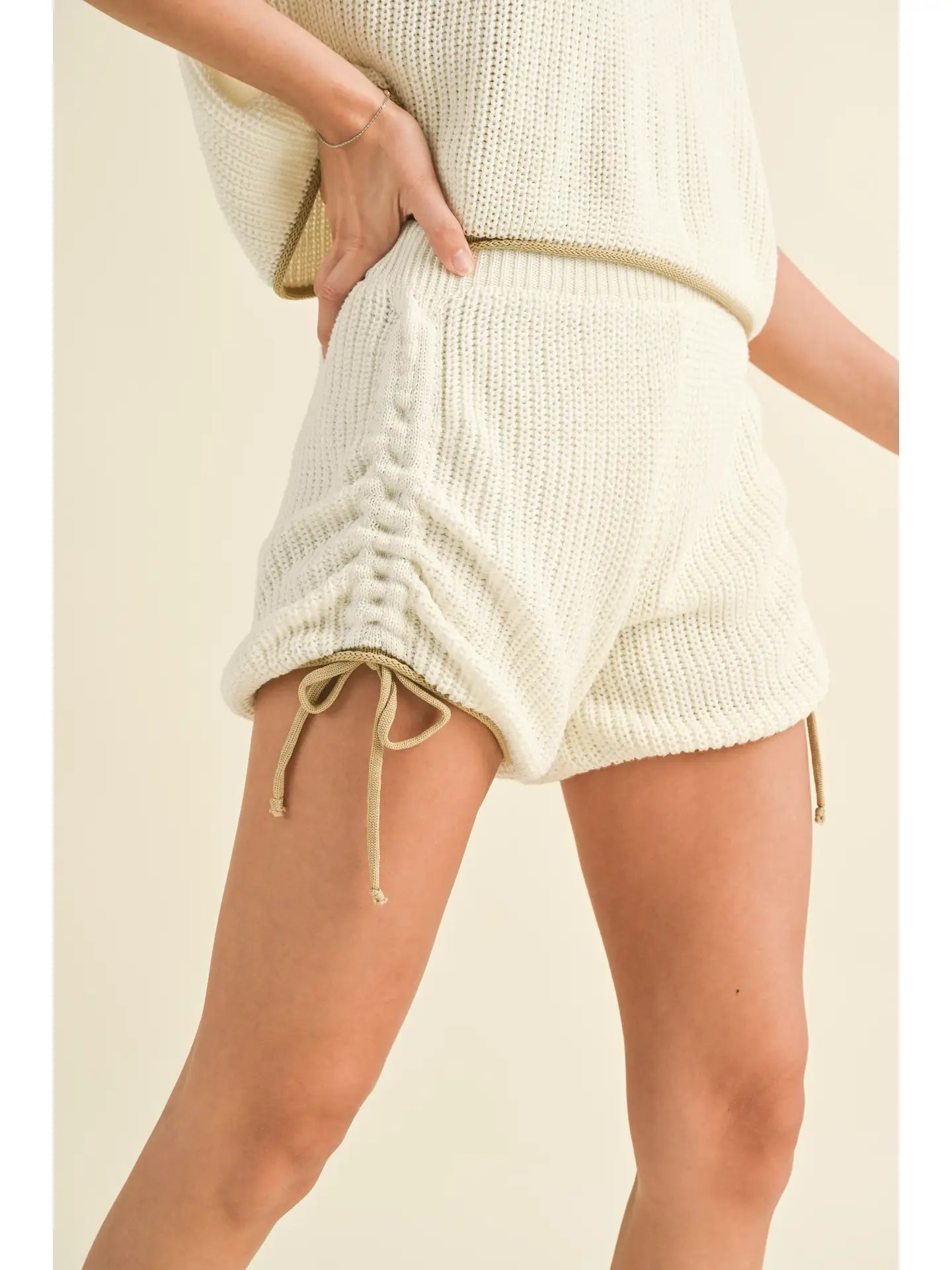 P3404ST Contrasted Detail Ruched Detail Knit Shorts