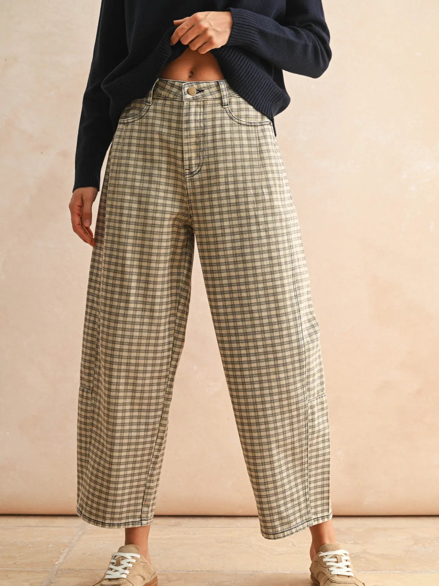 Mini Checker Pattern Barrel Pants