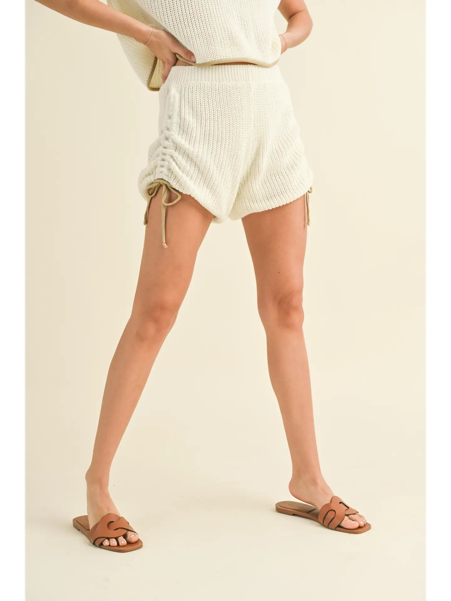 P3404ST Contrasted Detail Ruched Detail Knit Shorts
