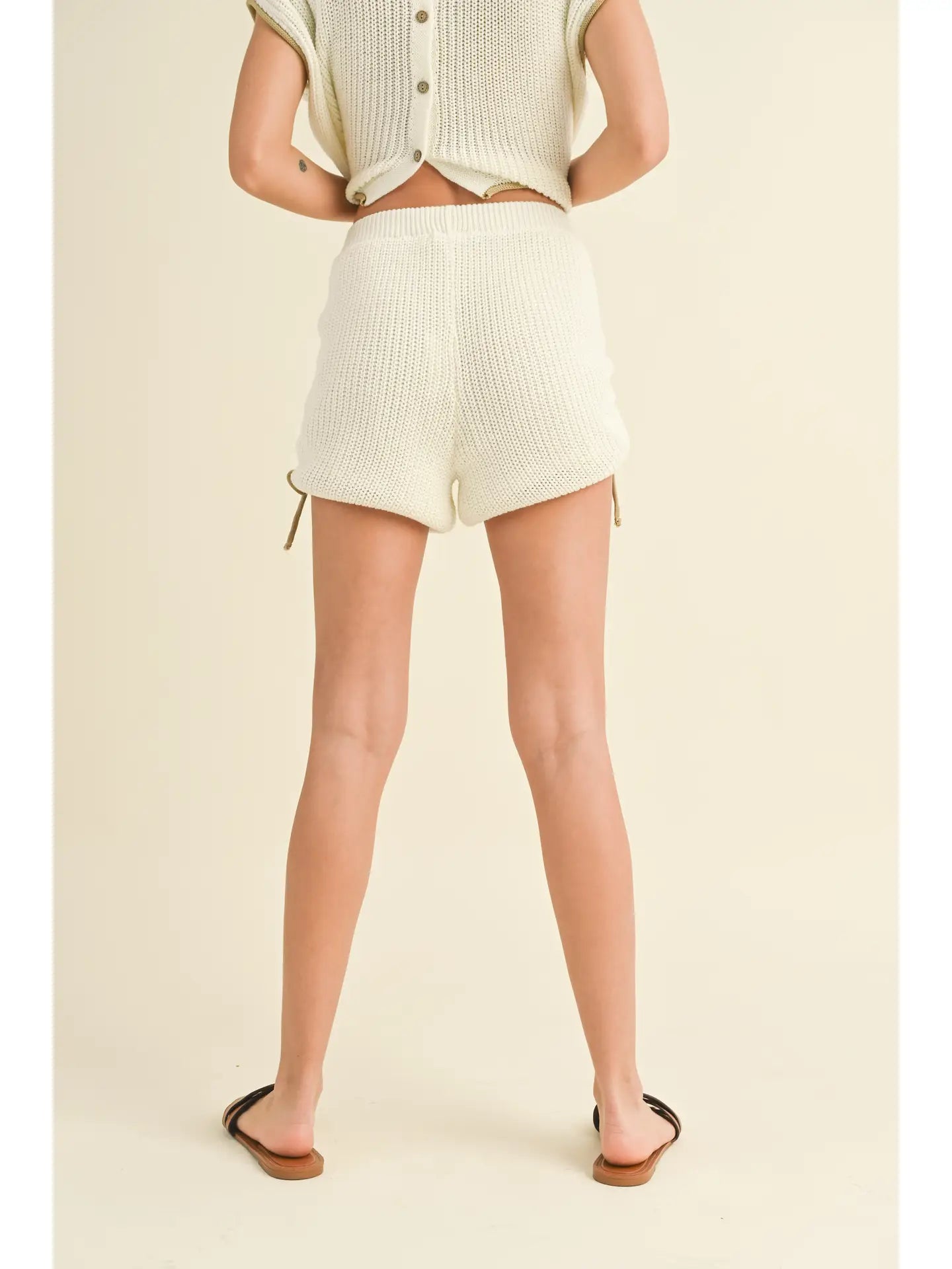 P3404ST Contrasted Detail Ruched Detail Knit Shorts