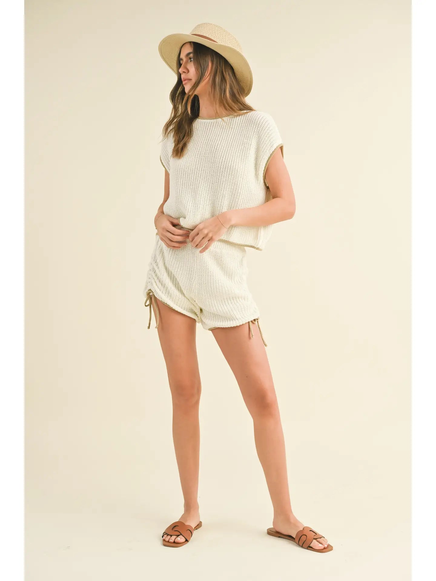 P3404ST Contrasted Detail Ruched Detail Knit Shorts