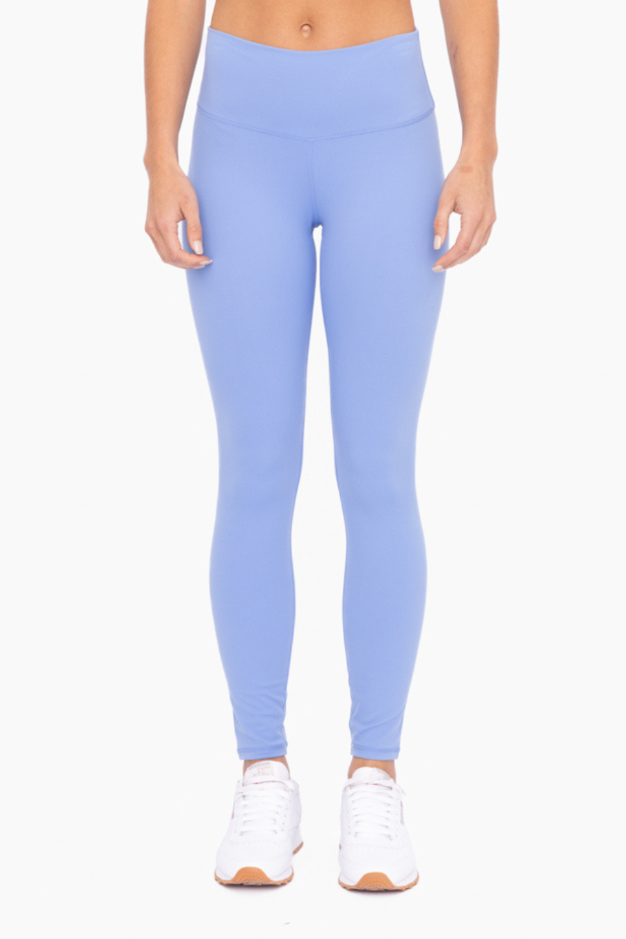 close up front view of the Manhattan high waist leggings in the color fog 