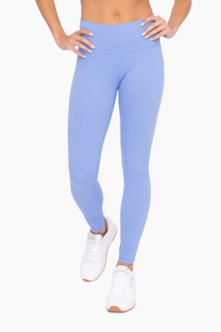 close up front view of Manhattan high waisted leggings in the color fog 
