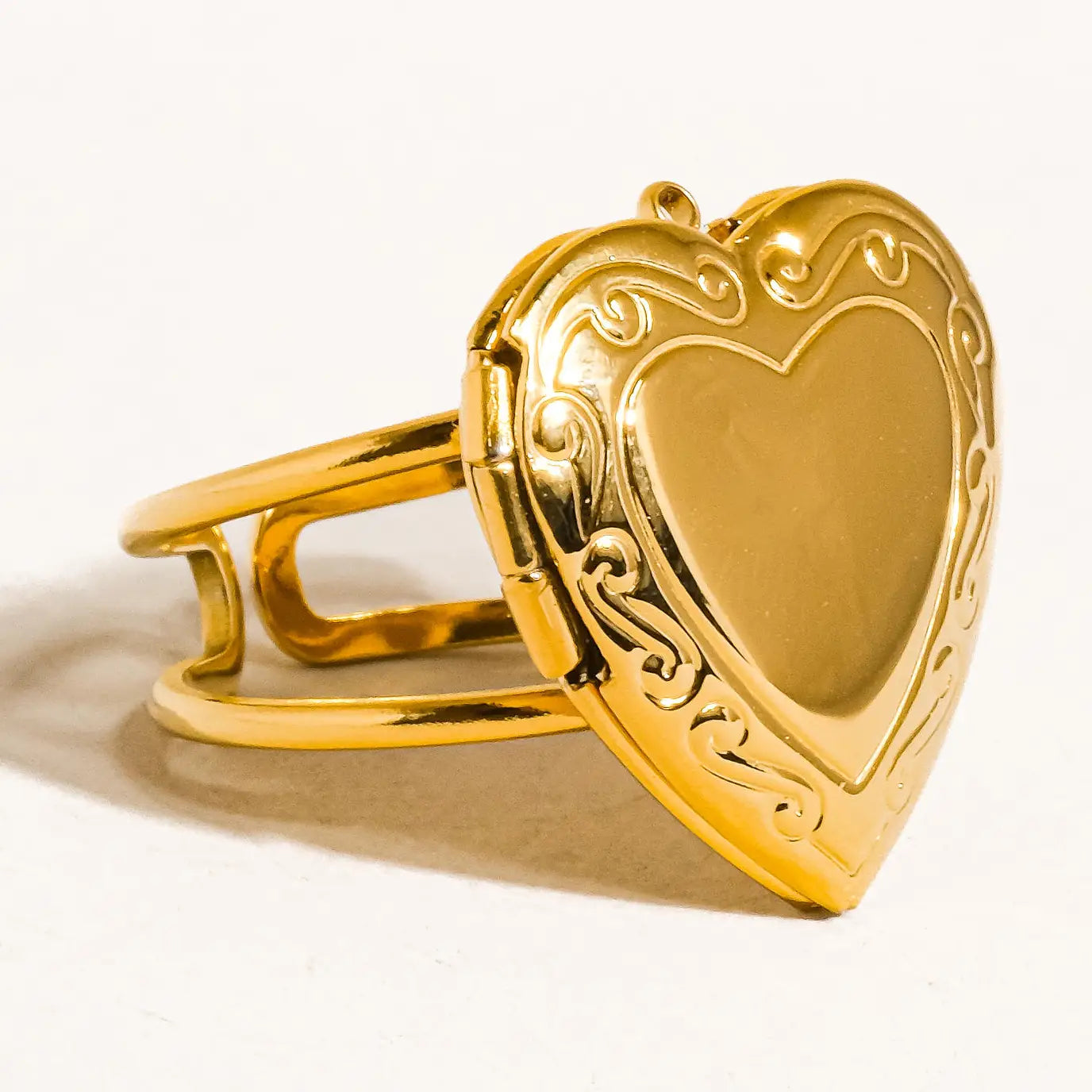 Sefina 18K Non-Tarnish Locket Heart Ring
