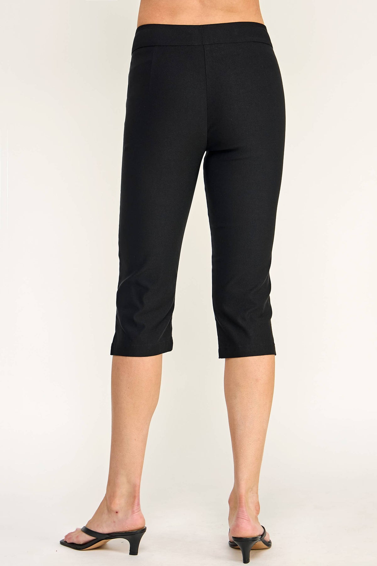 Capri Pants With Slide Slit Hem