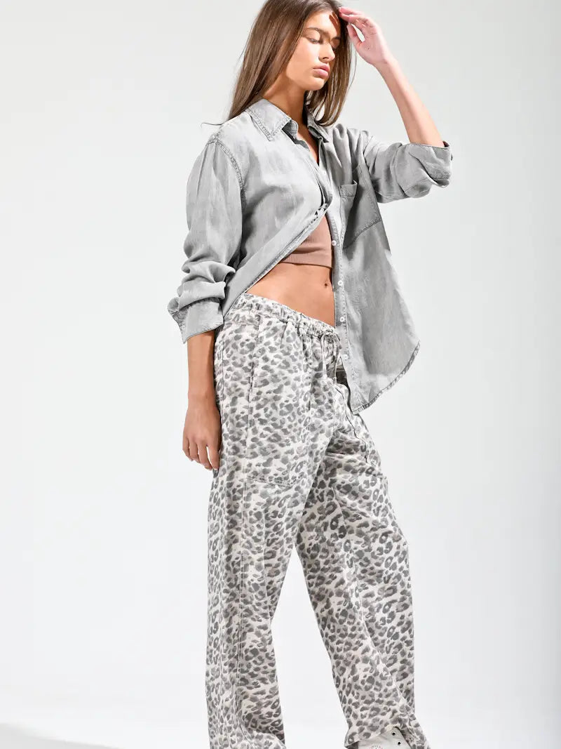 Elastic Waist Leopard Printed Cargo Pants
