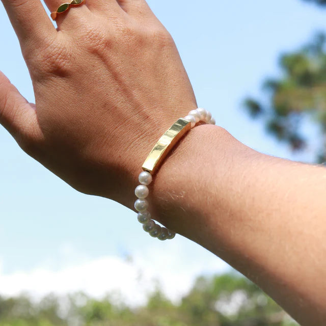18K Gold Stainless Steel Pearl Engravable Stretch Curved Bar Bracelet