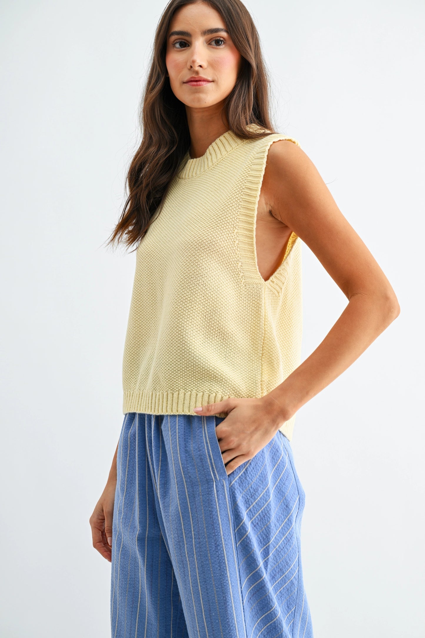 Open Back Knitted Sleeveless Sweater Vest