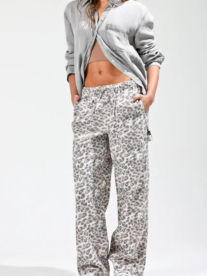 Elastic Waist Leopard Printed Cargo Pants