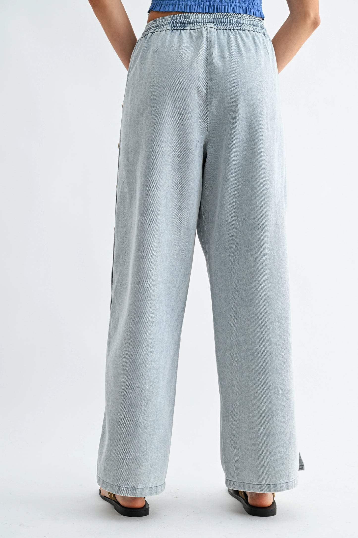 Wide-Leg Light Wash Denim Trousers Side Button